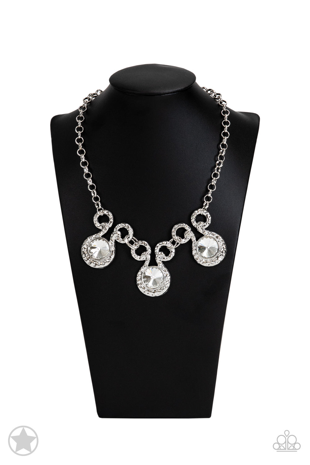 HYPNOTIZED - SILVER LARGE RHINESTONES NECKLACE