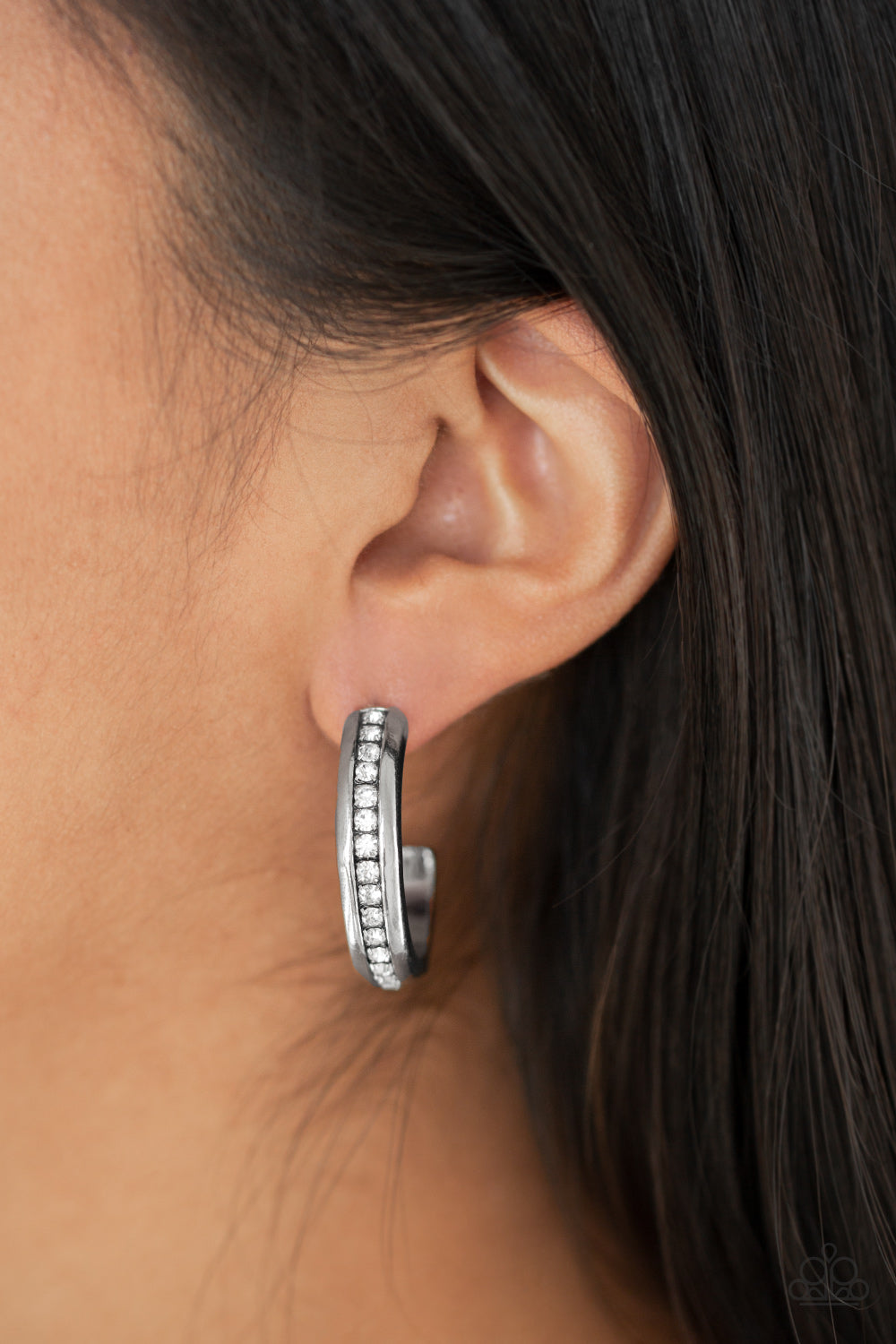 5TH AVENUE FASHIONISTA - WHITE CLEAR RHINESTONES SILVER MEDIUM HOOP EARRINGS
