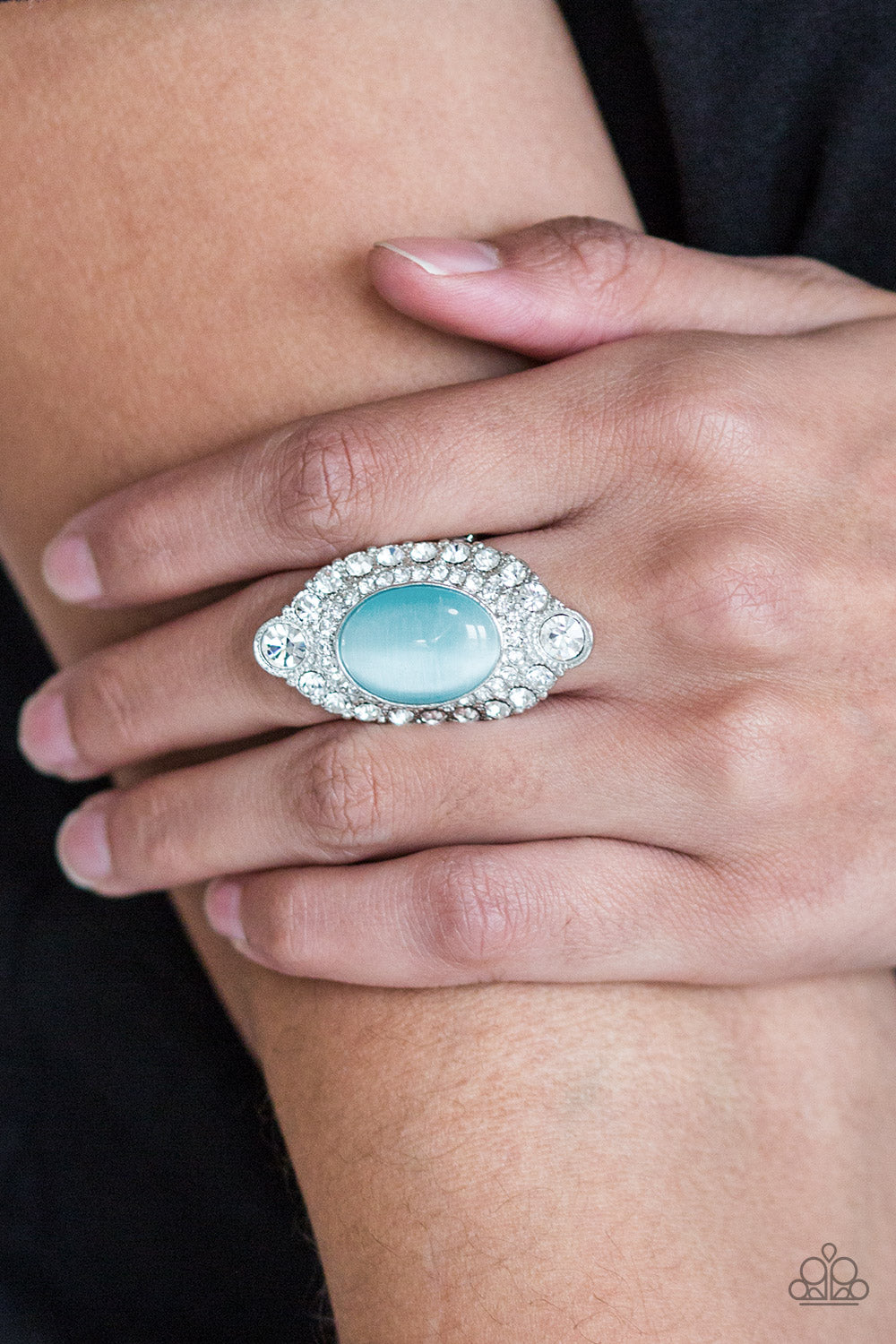 RIVIERA ROYALTY - BLUE CAT EYE MOONSTONE RING