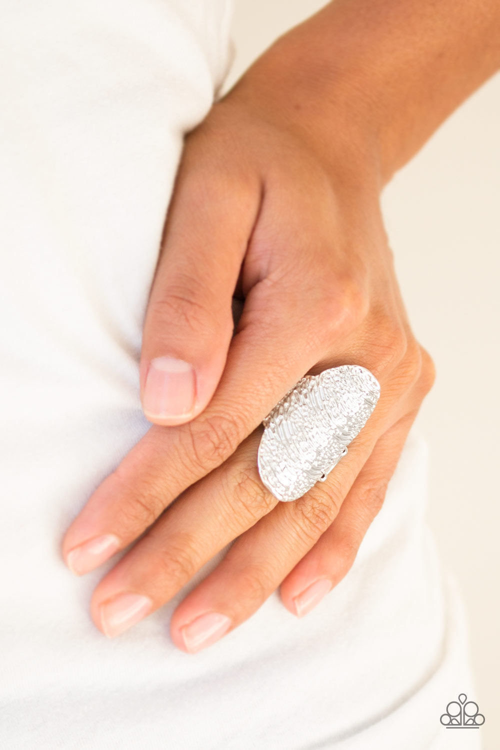 RECORD-BREAKING RIPPLE - SILVER ETCHED CIGAR BAND BOLD RING