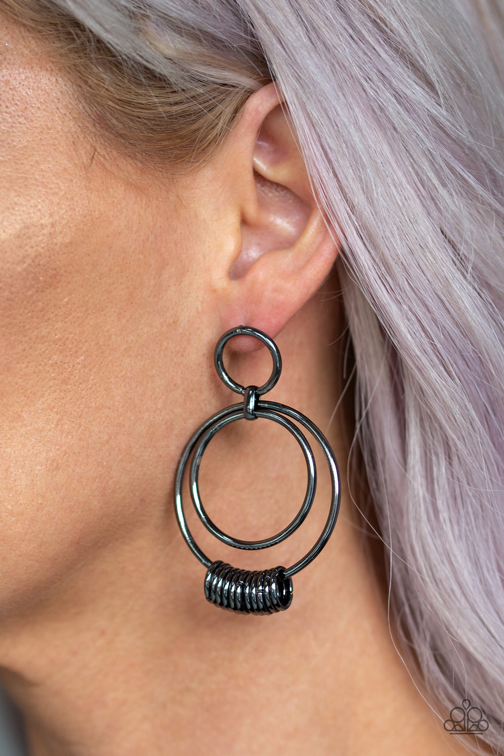 RETRO REVOLUTION - BLACK GUNMETAL DOUBLE HOOP SLIDING RINGS EARRINGS