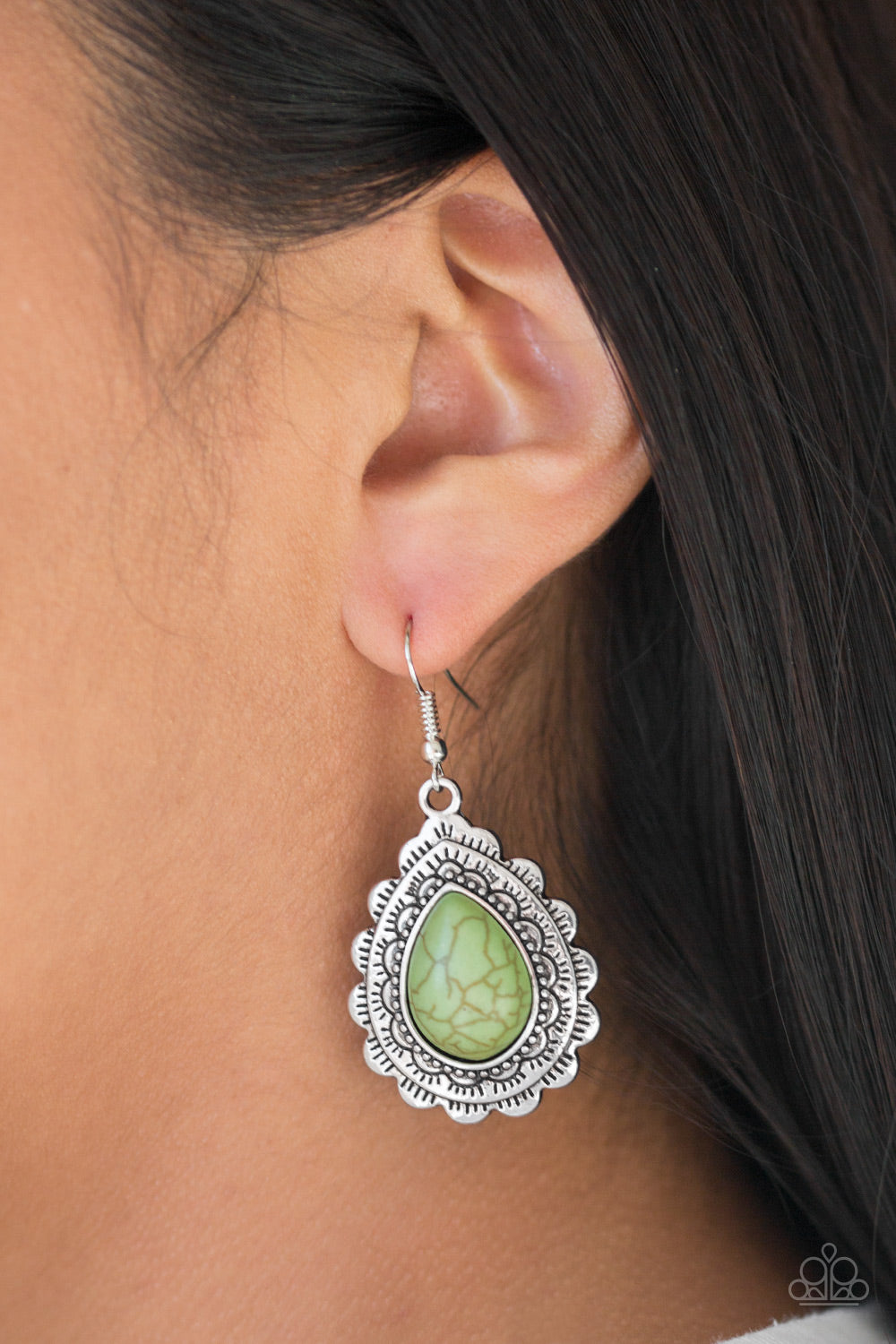 MESA MUSTANG - GREEN TURQUOISE SILVER SCALLOPED TEARDROP EARRINGS