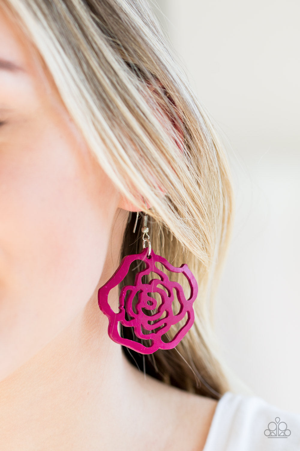 ISLAND ROSE - PINK WOODEN FLOWER CUTOUT EARRINGS