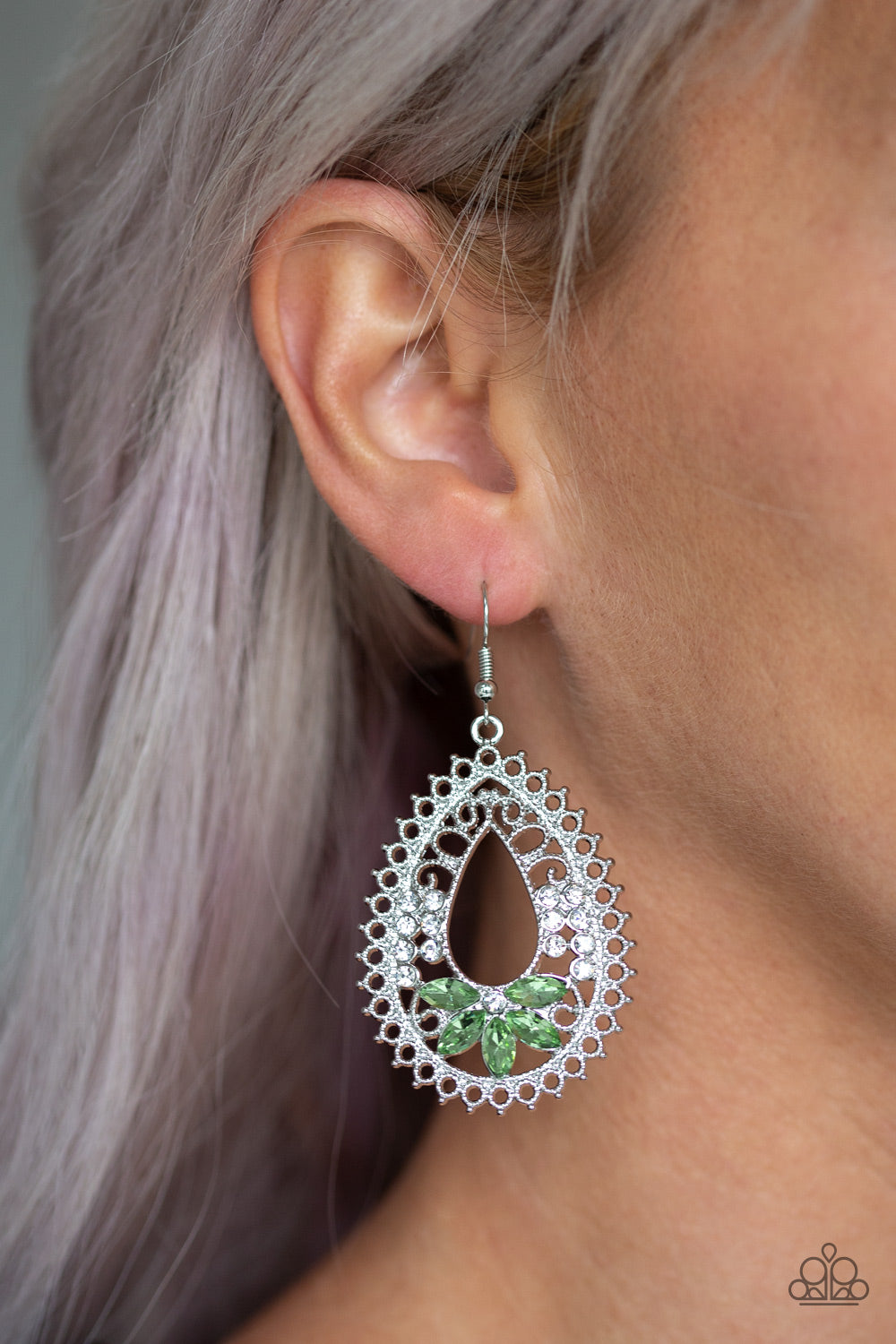 INSTANT REFLECT - GREEN APPLE GREEN RHINESTONES TEARDROP SILVER EARRINGS