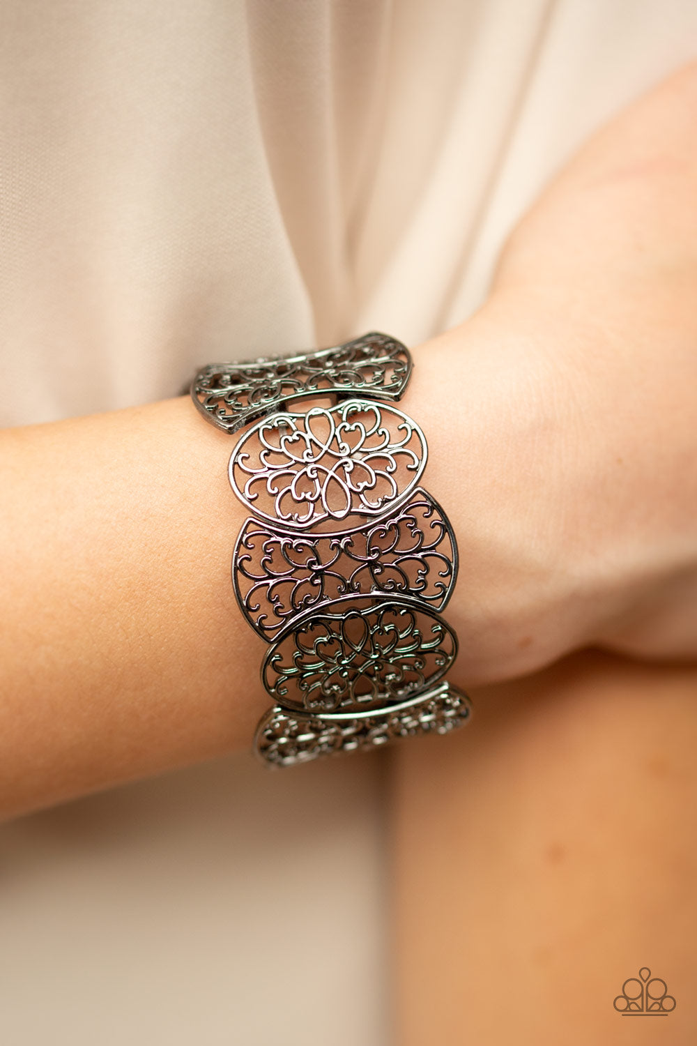 FANCY FASHIONISTA - BLACK FILIGREE LACY STRETCH BRACELET