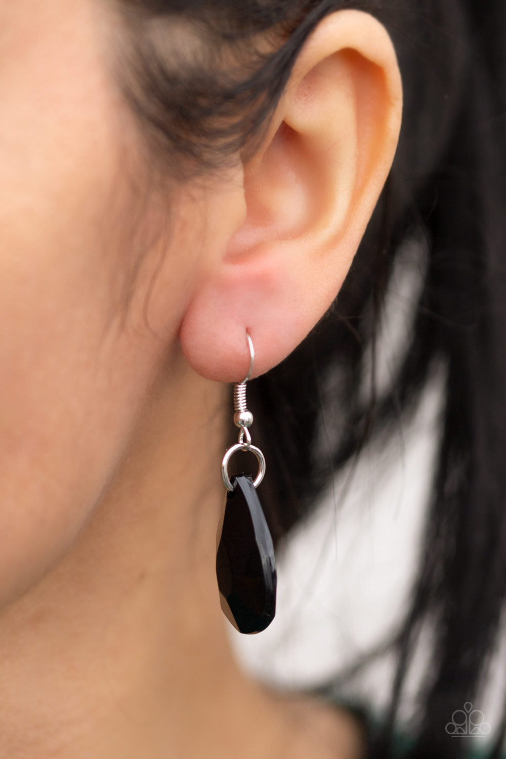 IRRESISTIBLE IRIDESCENCE - BLACK