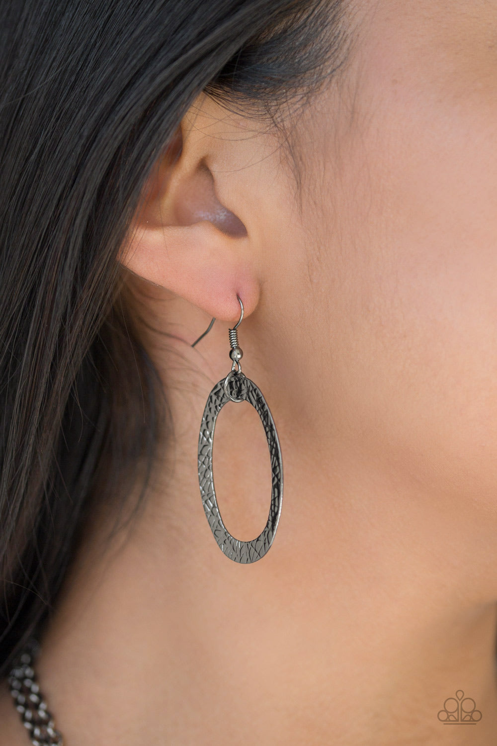 GLIMMER GOALS - BLACK OVALS DOUBLE LAYER NECKLACE