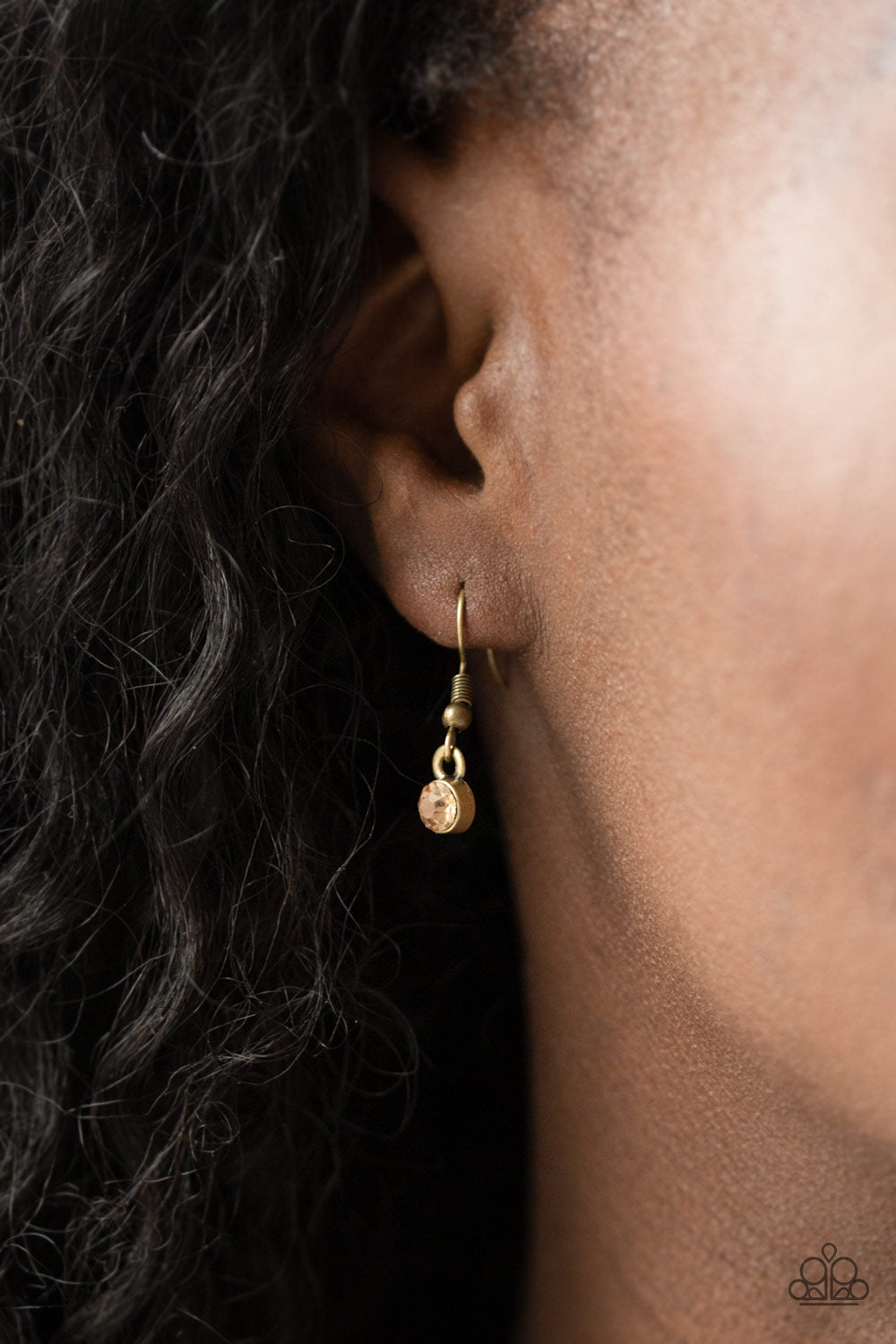 RED CARPET ROYAL - BRASS TOPAZ RHINESTONES SCALLOPED CHARM NECKLACE