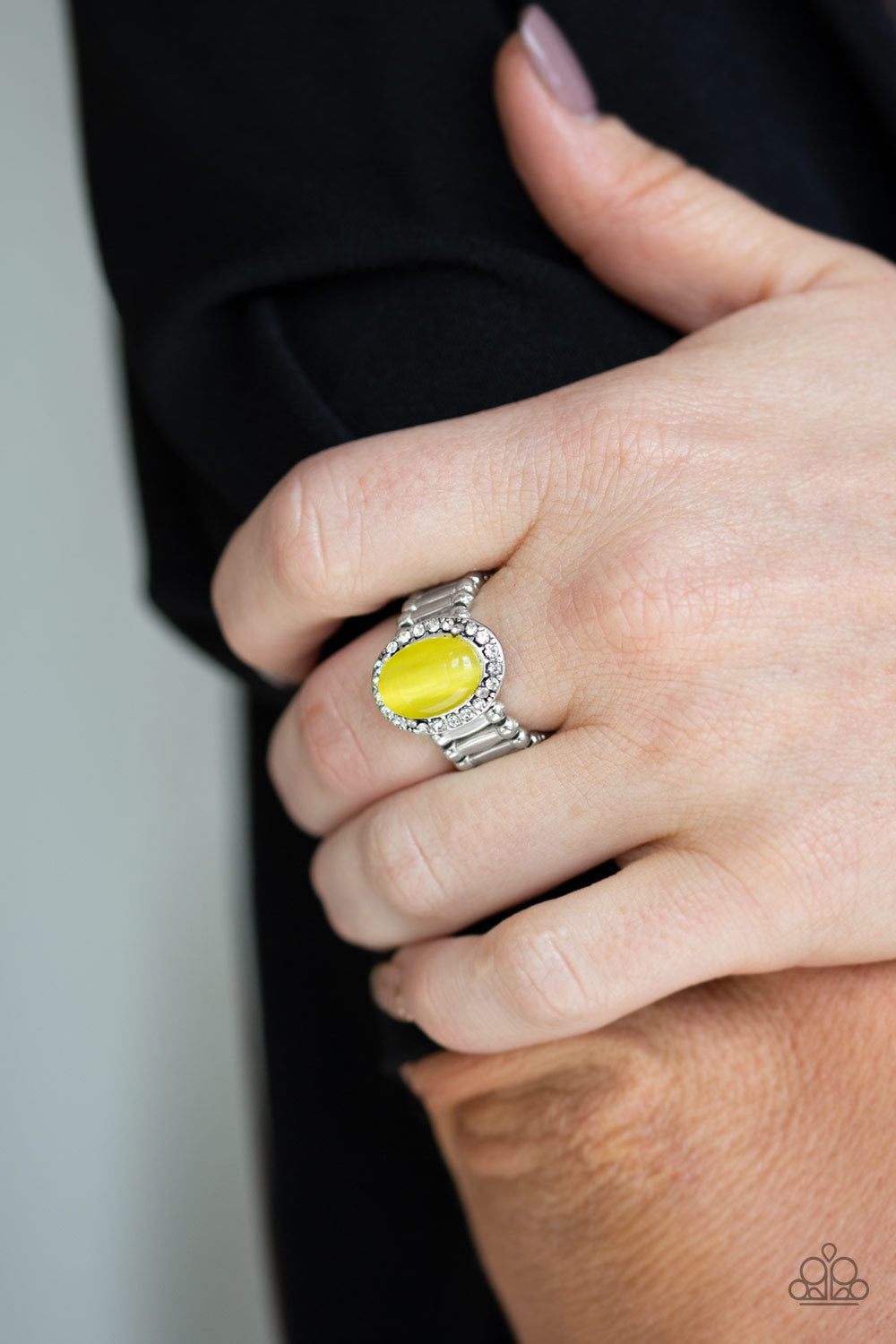 LAGUNA LUXURY - YELLOW LEMON YELLOW MOONSTONE OVAL RING