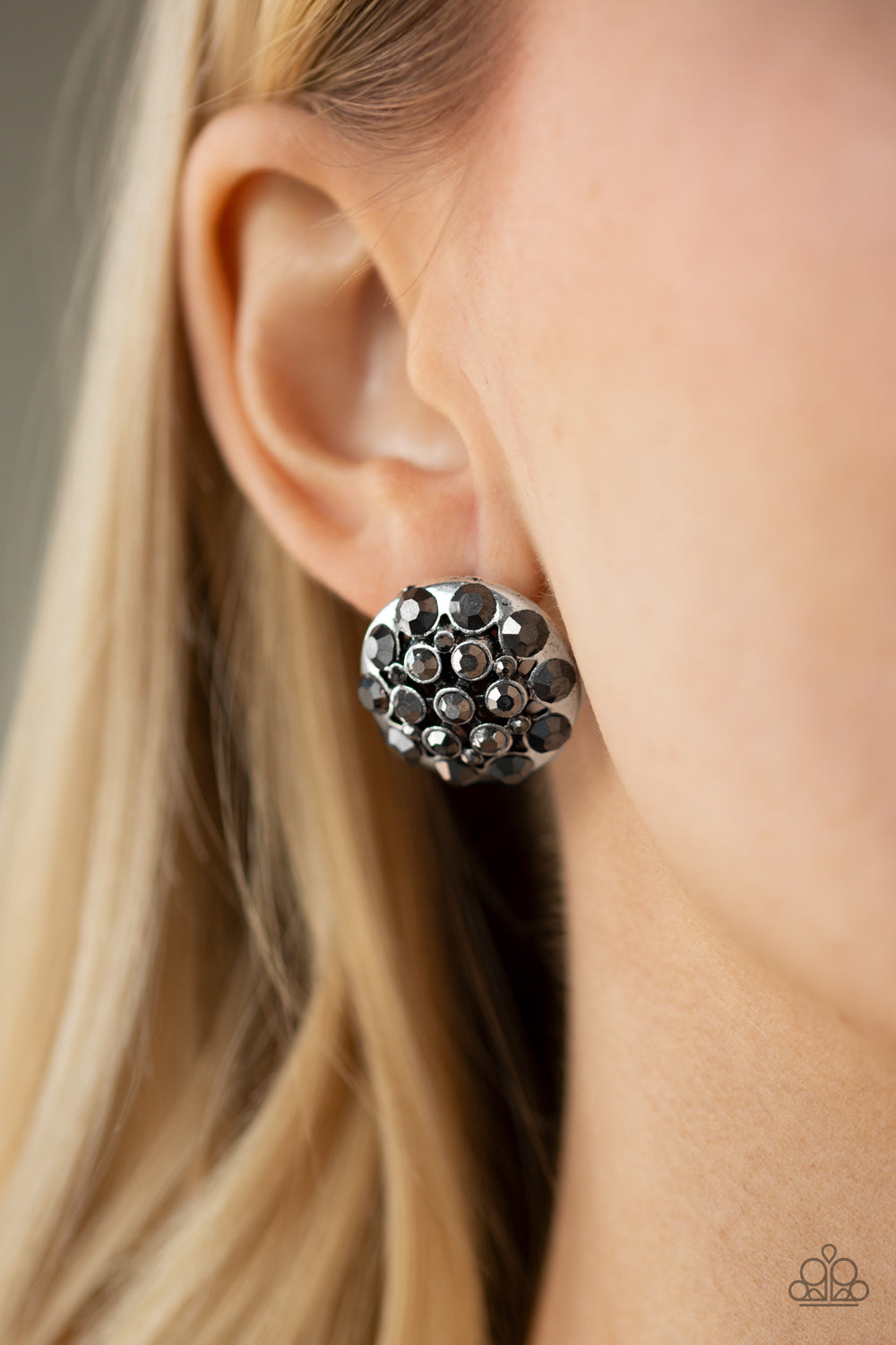 HOLLYWOOD DRAMA - SILVER HEMATITE RHINESTONES BUTTON POST EARRINGS