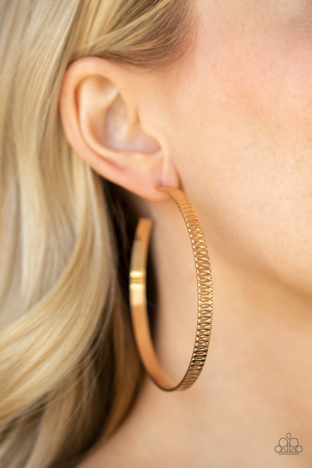 RETRO REBELLION - GOLD TEXTURED FLAT LARGE HOOP EARRINGS