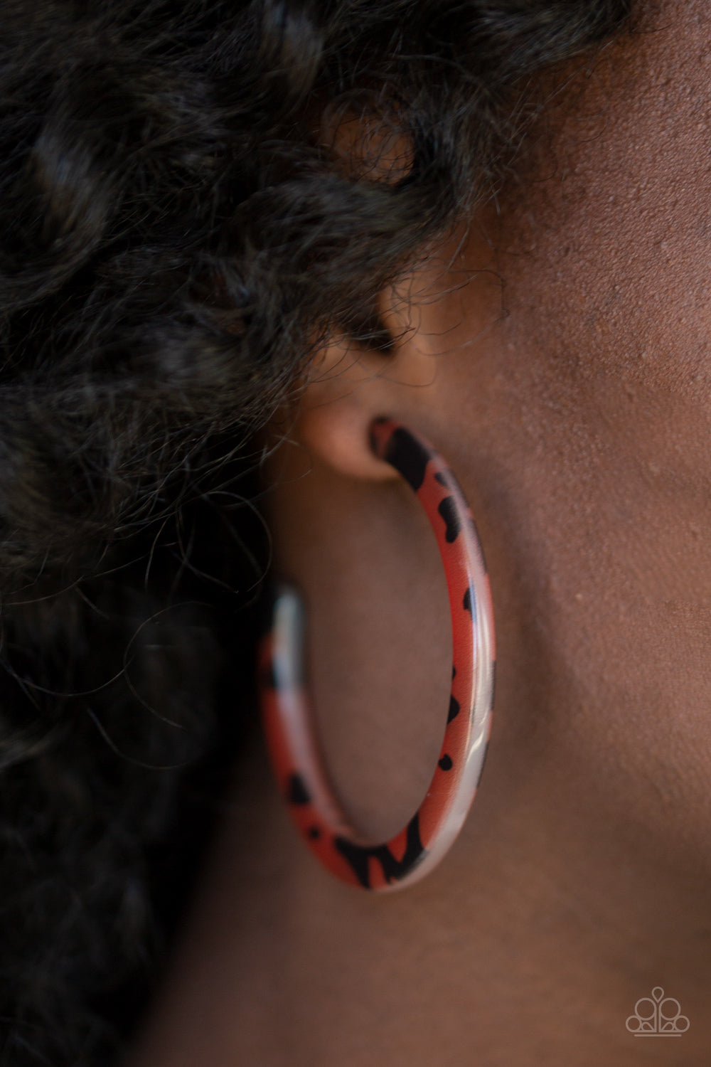 HAUTE-BLOODED - BROWN TORTOISE SHELL ACRYLIC HOOP EARRINGS