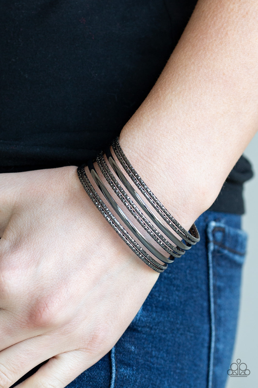STACK SHACK - BLACK METAL CUFF BRACELET