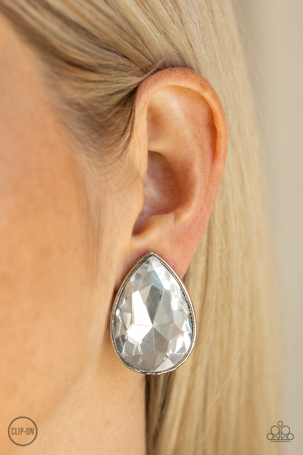 DANCE ON HEIR - WHITE CLEAR RHINESTONE TEARDROP SOLITAIRE CLIPON EARRINGS