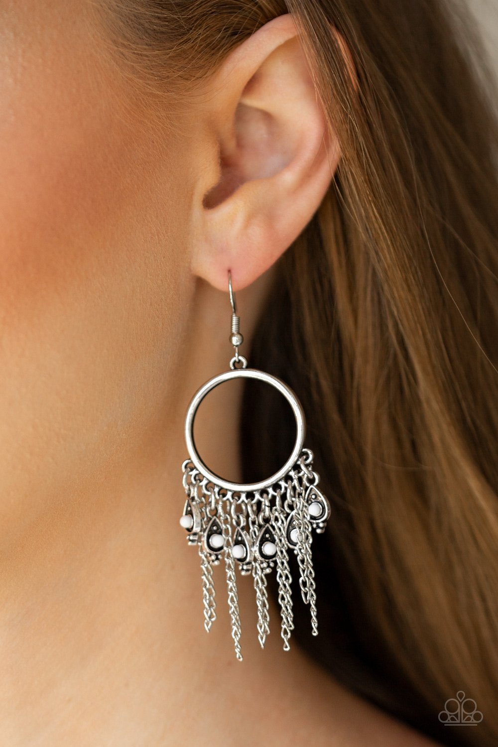 VERY VAGABOND - WHITE BEADS CHAIN FRINGE EARRINGS