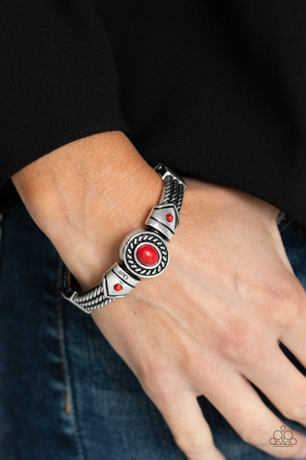 TRIBAL SOUL - RED CRACKLE STONE HINGE BRACELET