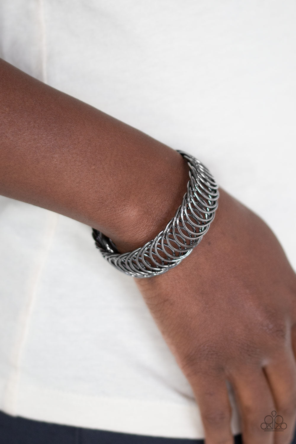 DIZZYINGLY DEMURE - BLACK COIL BRACELET