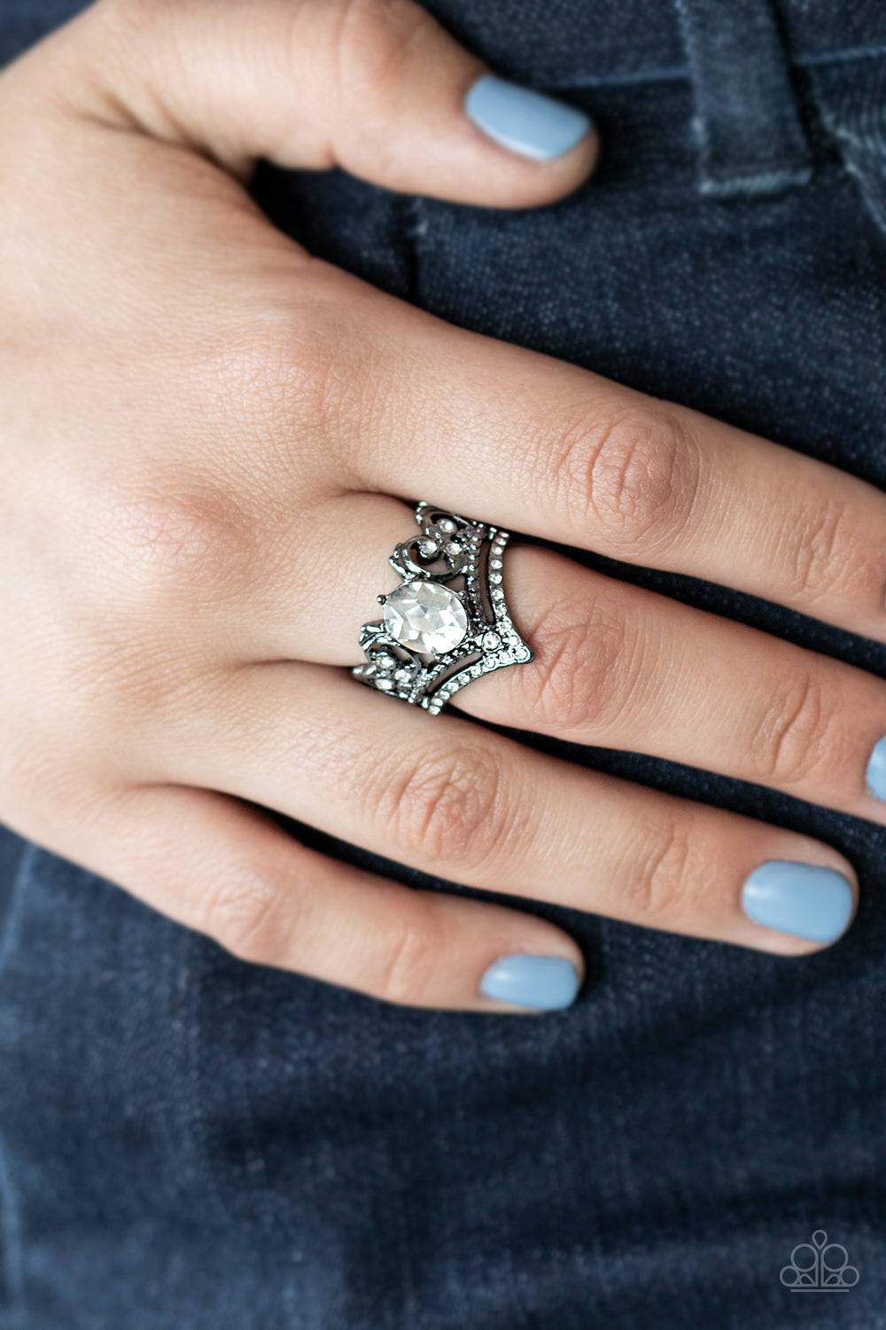 METRO QUEEN - BLACK METAL RHINESTONES POINTY OVAL RING