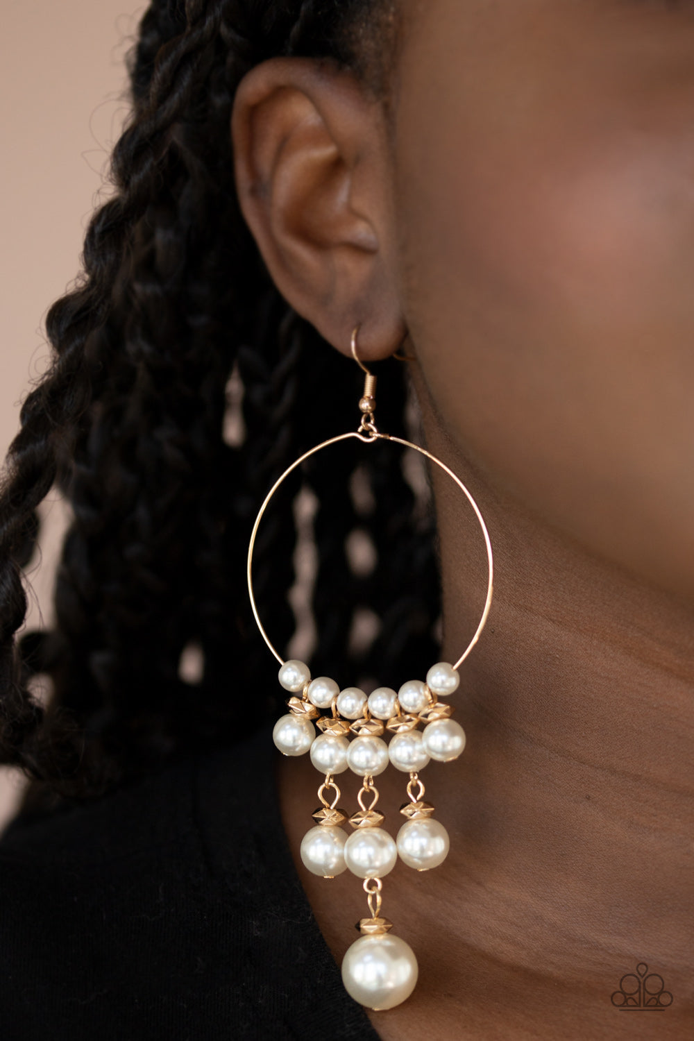 WORKING THE ROOM - GOLD WIRE HOOPS WHITE PEARLS FRINGE EARRINGS