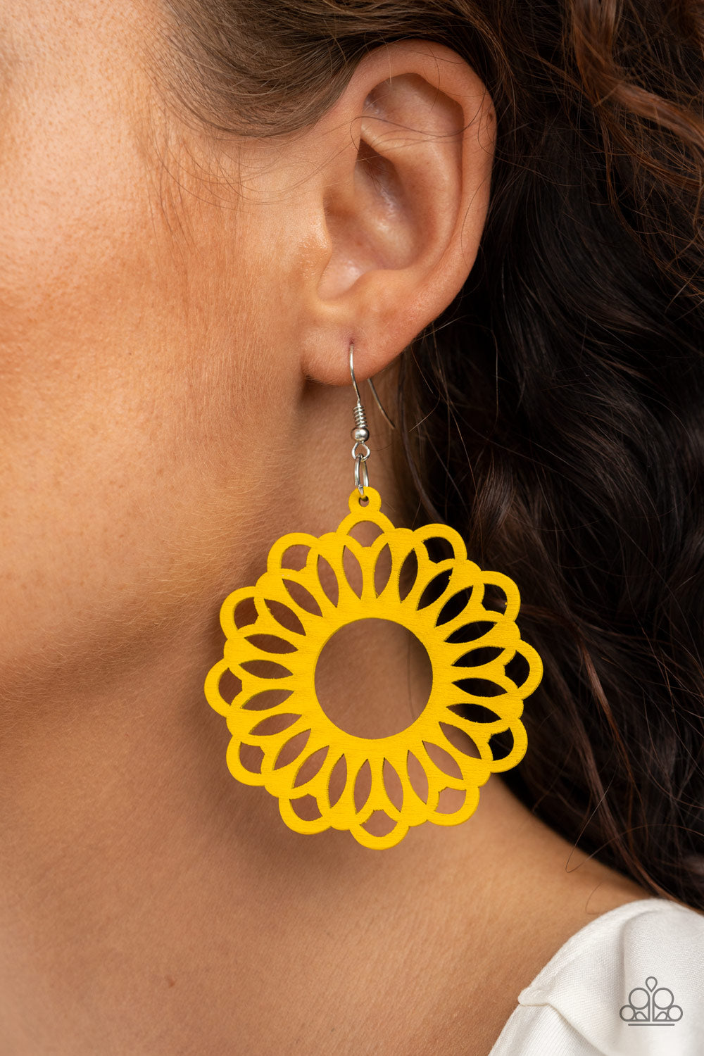 DOMINICAN DAISY - YELLOW FLOWER CUTOUT WOODEN EARRINGS