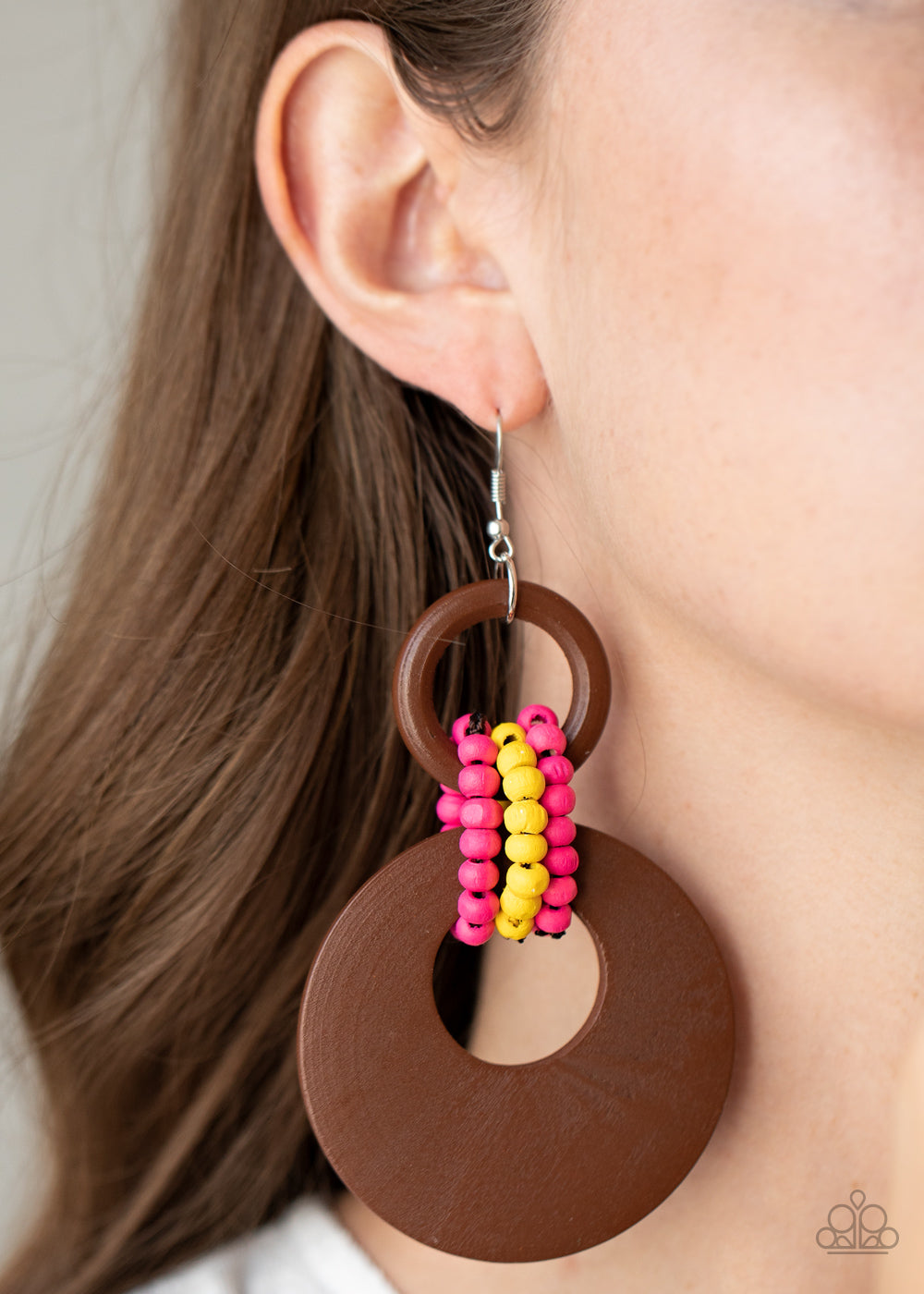 BEACH DAY DRAMA - MULTI HOT PINK YELLOW BROWN WOODEN CIRCLE HOOP EARRINGS