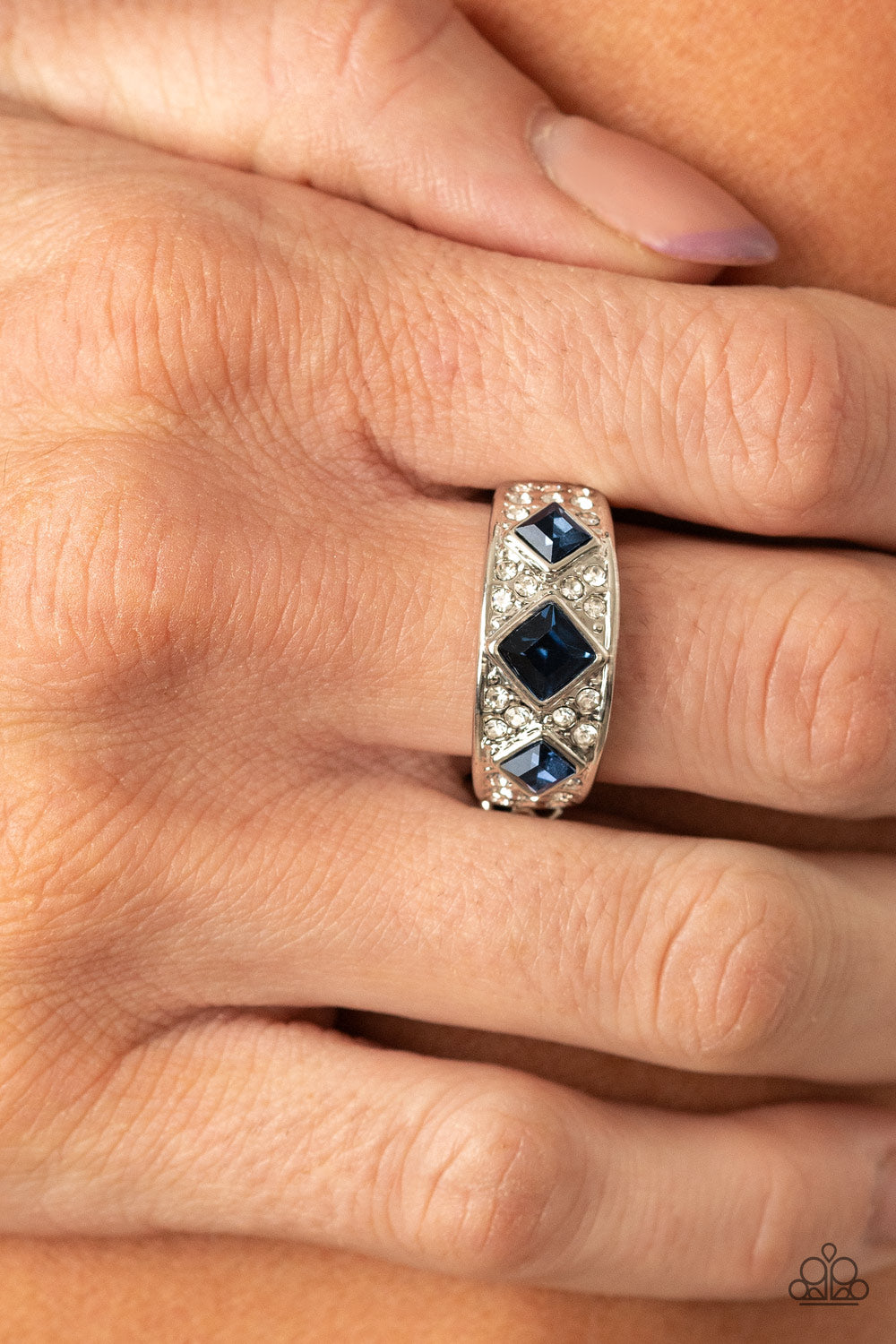 NEW AGE NOUVEAU - BLUE SAPPHIRE SQUARE RHINESTONES RING