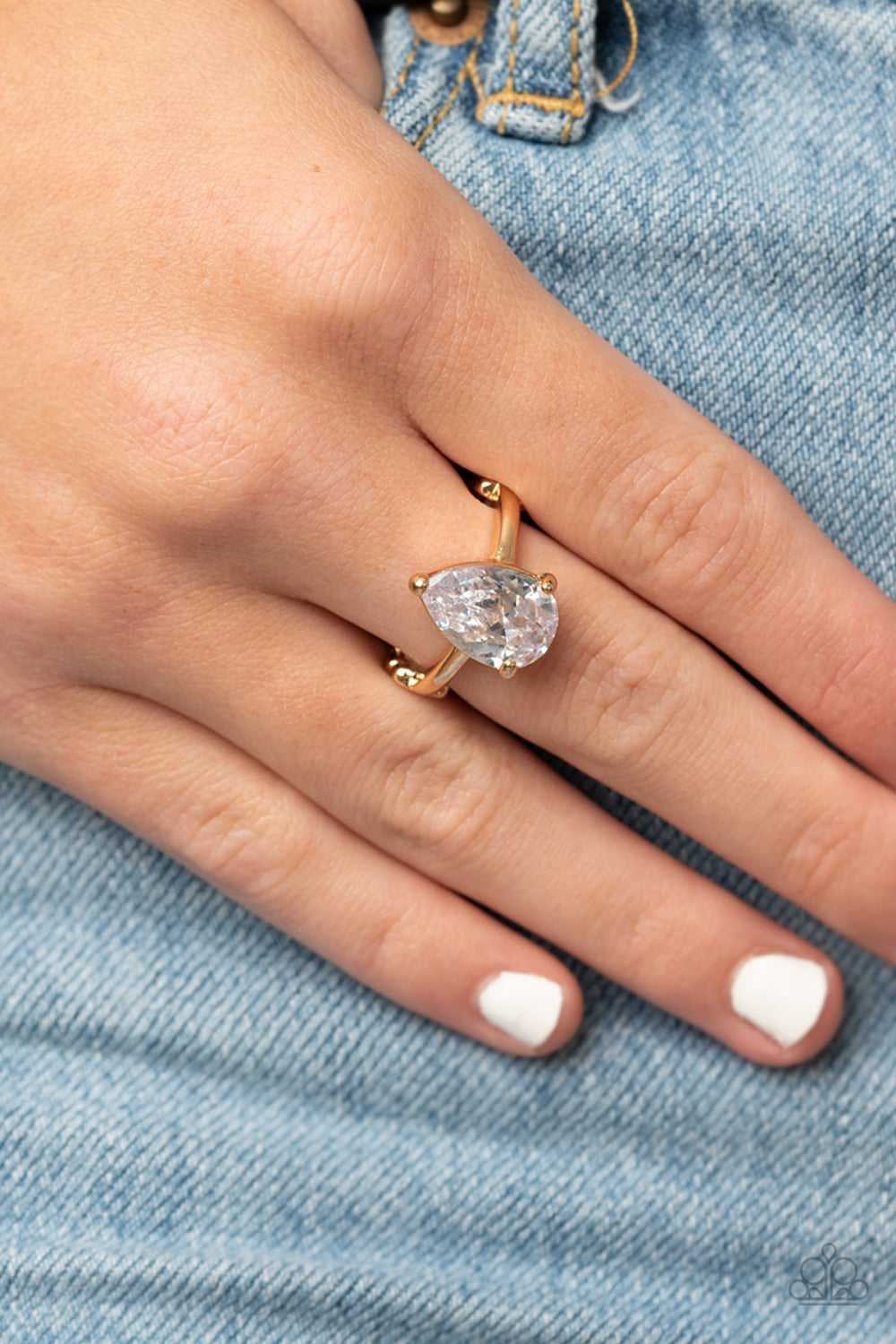 VINTAGE ENGAGEMENT - GOLD PEAR SHAPE DIAMOND RHINESTONE ENGAGEMENT STYLE RING