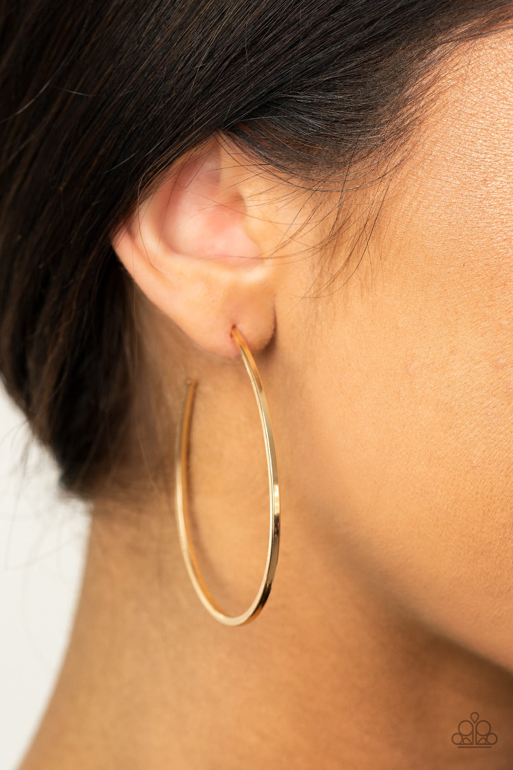 COOL CURVES - GOLD SLEEK LARGE HOOP EARRINGS