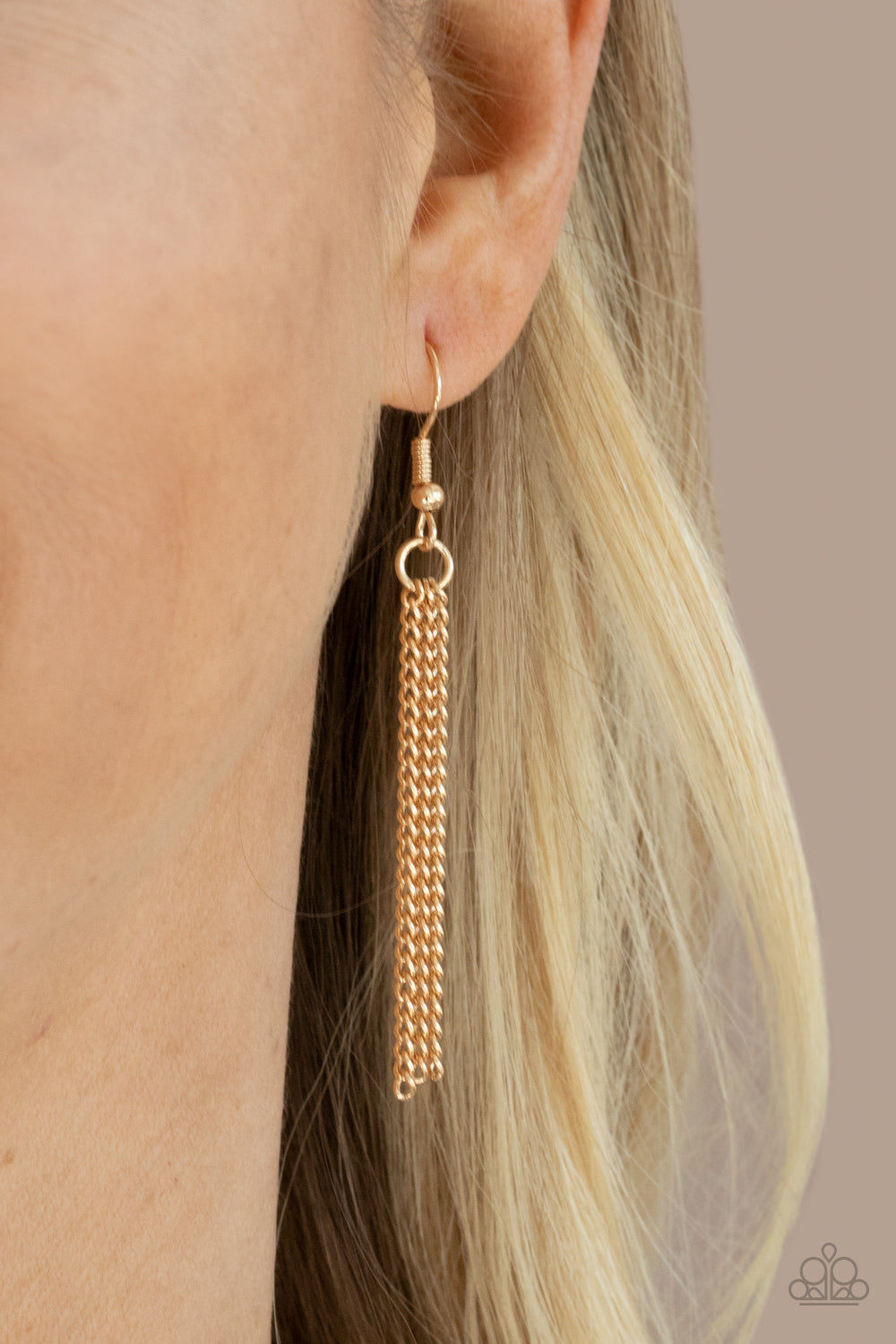 SERENELY SCALLOPED - GOLD DOT NECKLACE