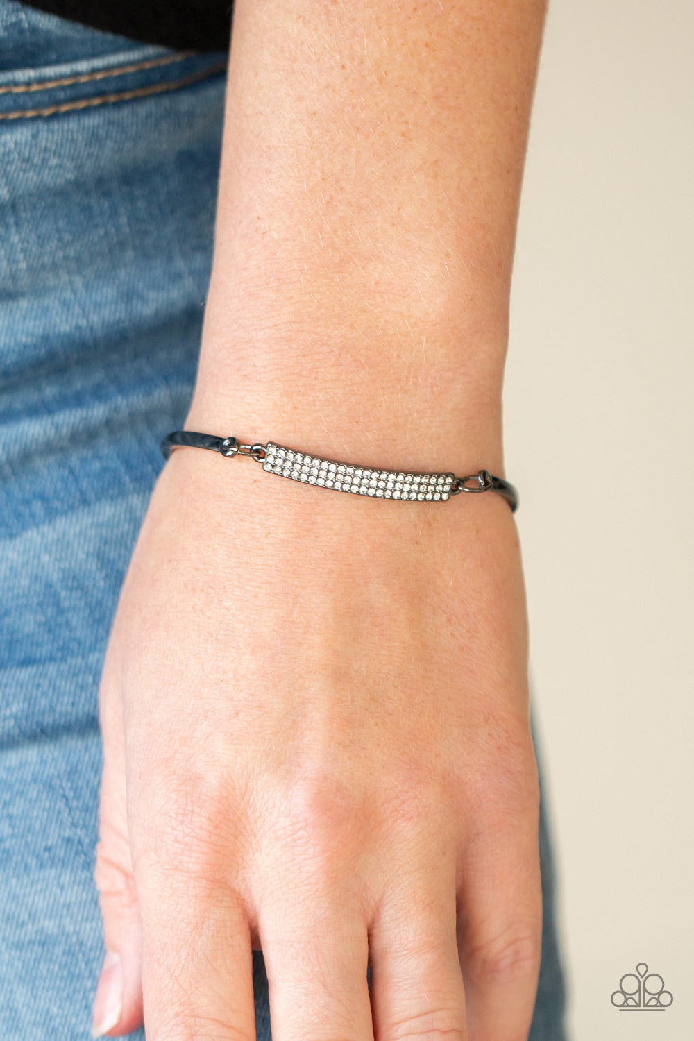 SHOWY SPARKLE - BLACK