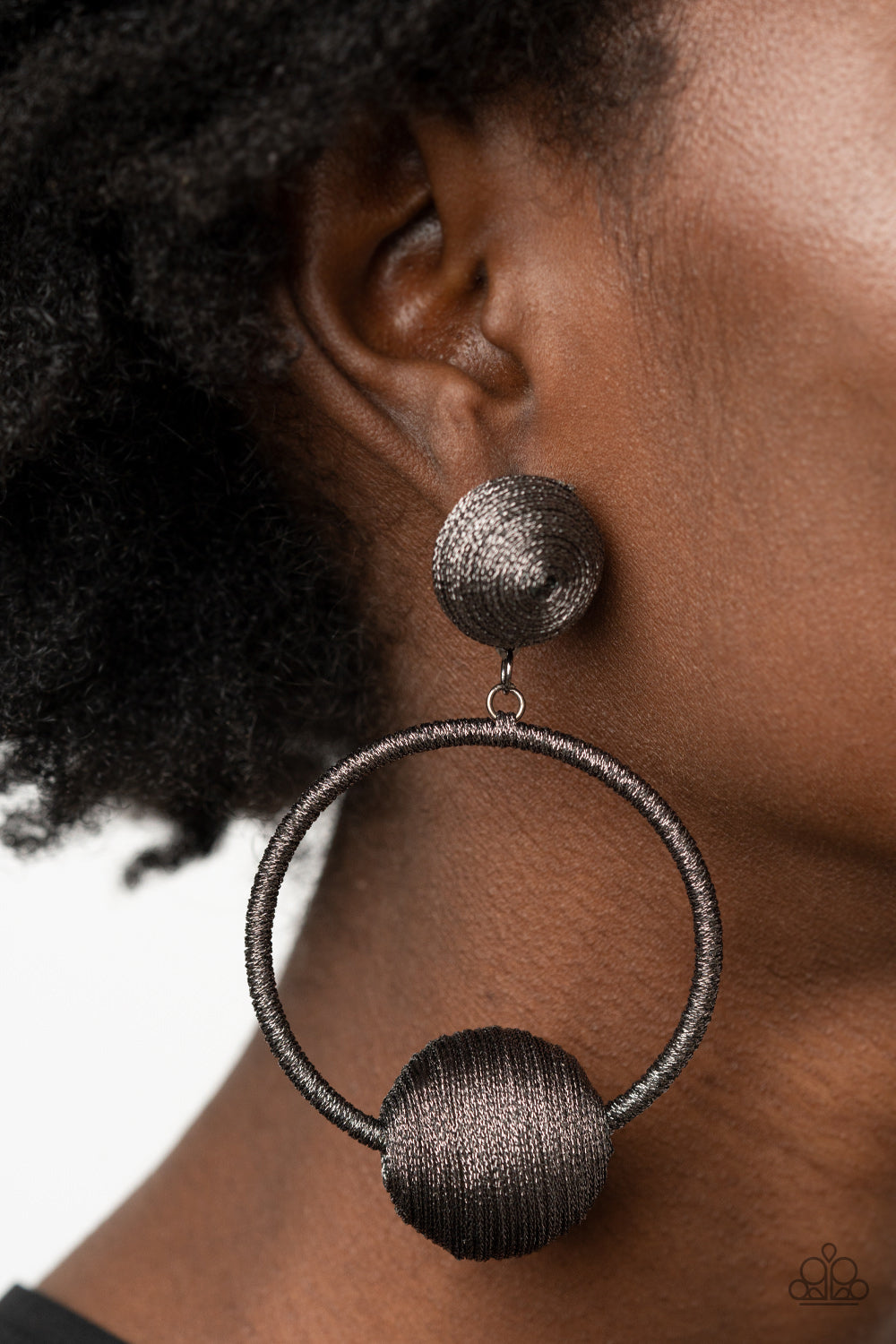 SOCIAL SPHERE - BLACK DARK GRAY THREAD CIRCLE HOOP EARRINGS