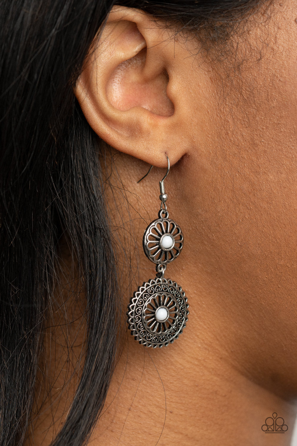 KEEP IT WHEEL - WHITE BEAD FLORAL SILVER DISCS EARRINGS