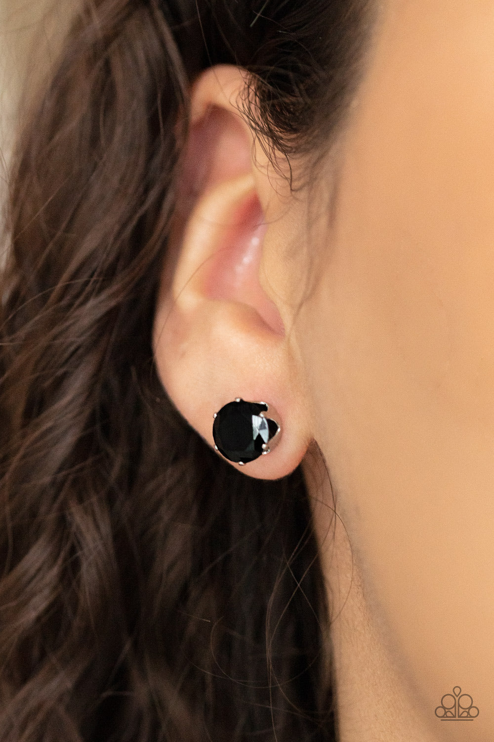 MODEST MOTIVATION - BLACK ONYX RHINESTONE SOLITAIRE SILVER POST EARRINGS