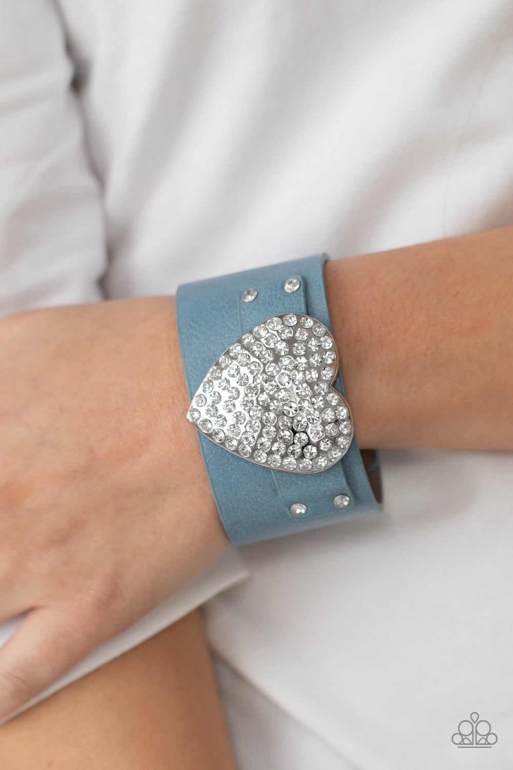 FLAUNTABLE FLIRT - BLUE LEATHER HEART WRAP BRACELET