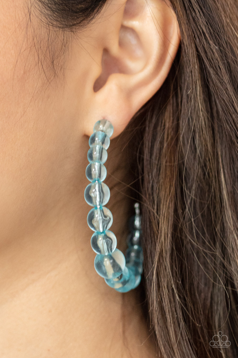 IN THE CLEAR - BLUE TRANSLUSCENT GLASSY GRADUATED ACRYLIC BEADS HOOP EARRINGS