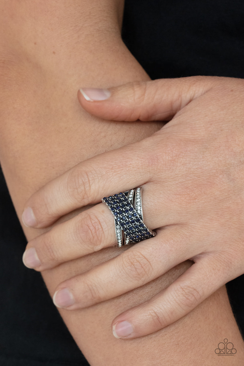 CLASSIC CROSSOVER - BLUE SAPPHIRE RHINESTONES RING