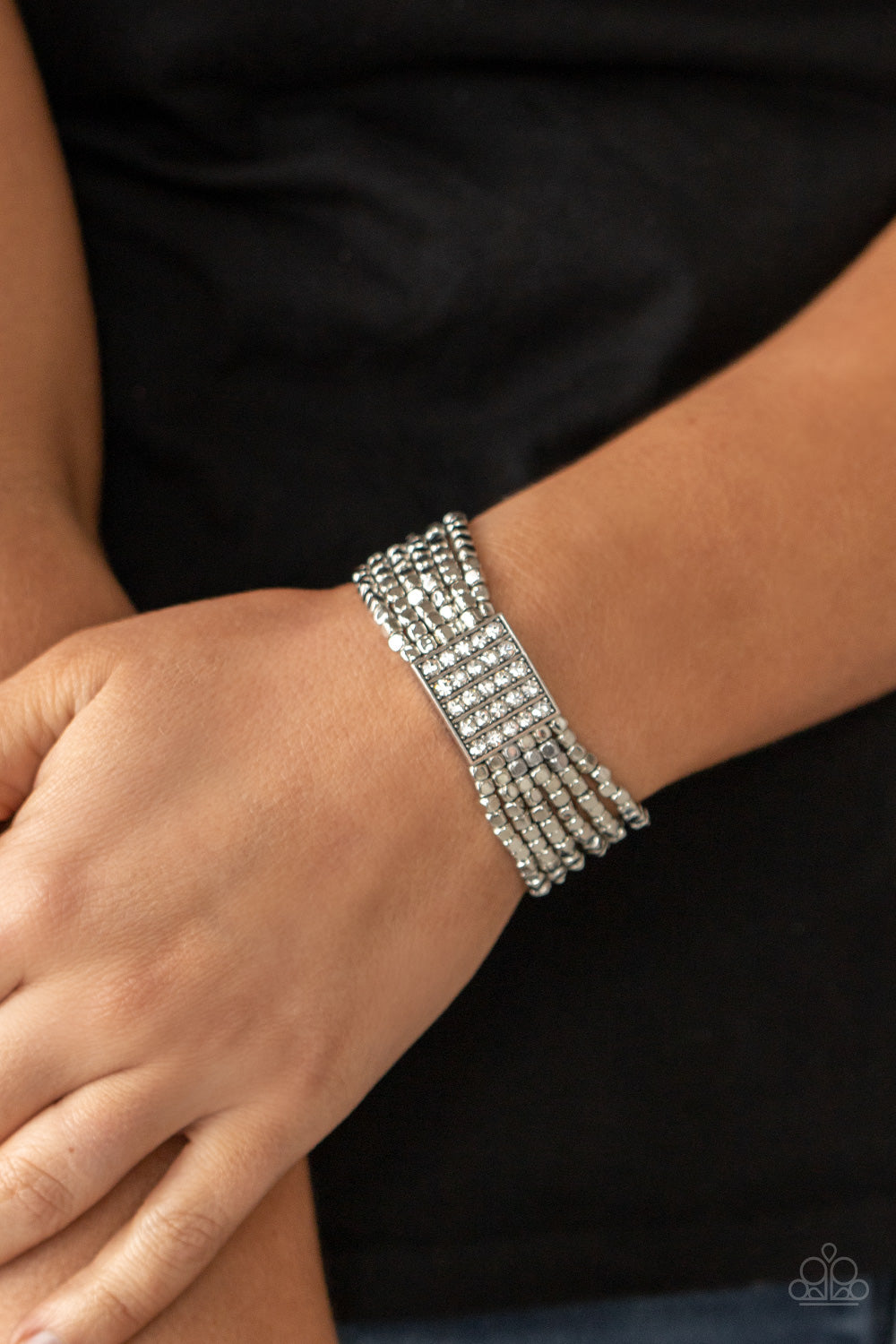 STAR-STUDDED SHOWCASE - WHITE STRETCH GLAM BRACELET