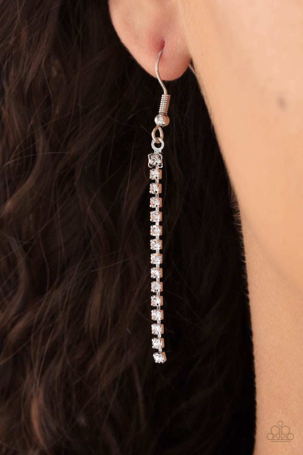 DANGEROUSLY DEMURE - WHITE CLEAR RHINESTONES MULTI LAYER DAINTY NECKLACE