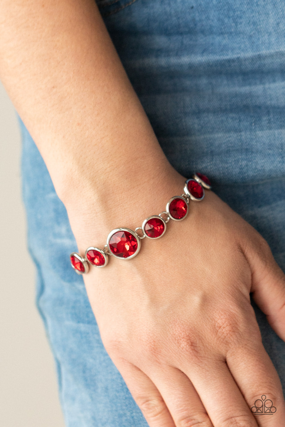 LUSTROUS LUMINOSITY - RED RUBY RHINESTONES BRACELET