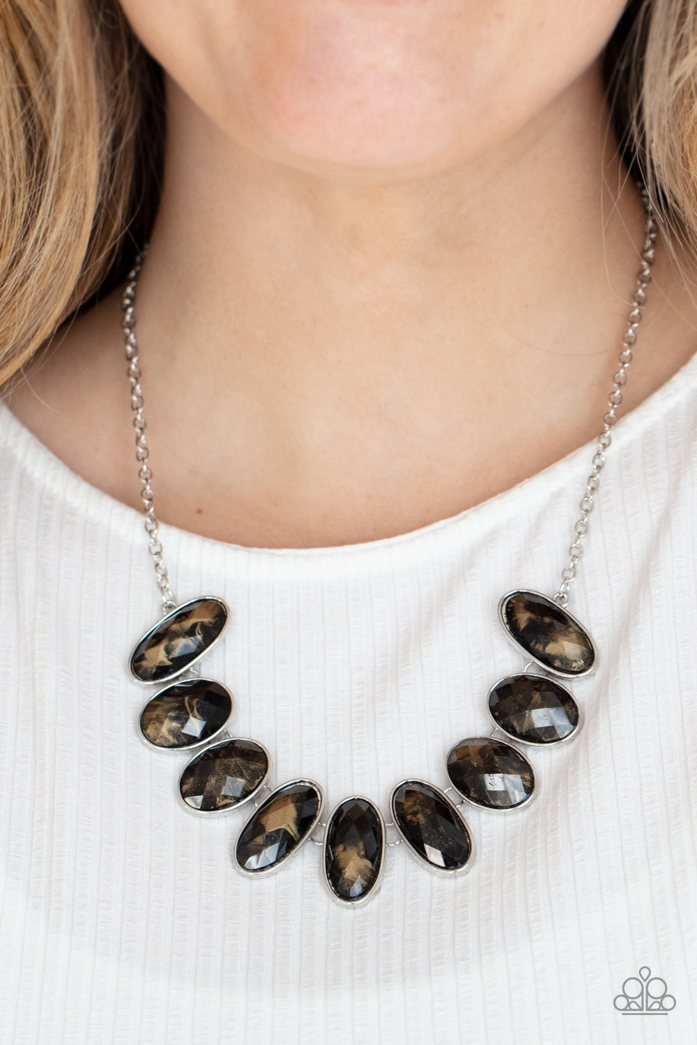 ELLIPTICAL EPISODE - BLACK AND GOLD OVALS NECKLACE