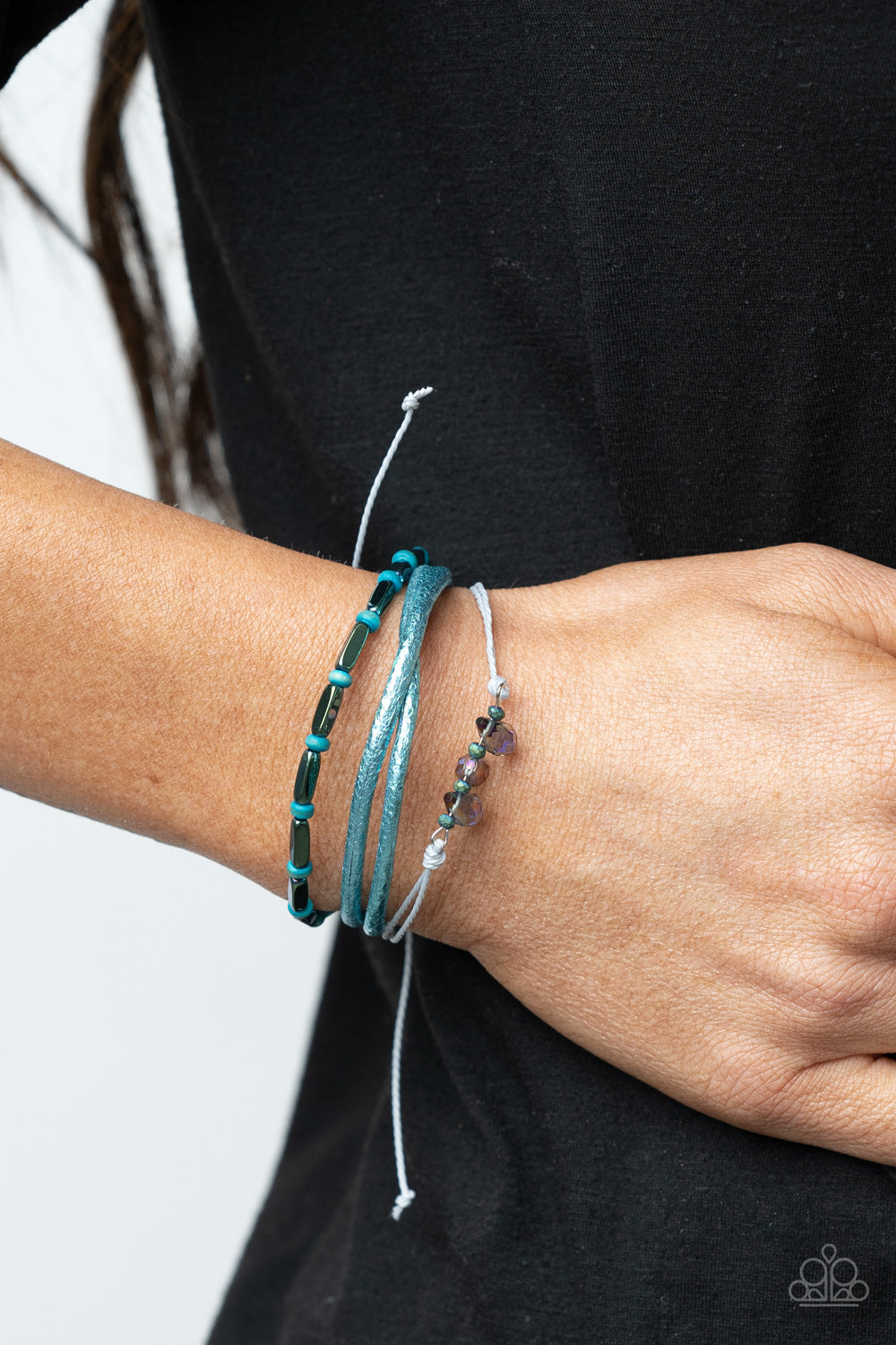 HOLOGRAPHIC HIKE - BLUE OIL SPILL DRAW STRING BRACELET