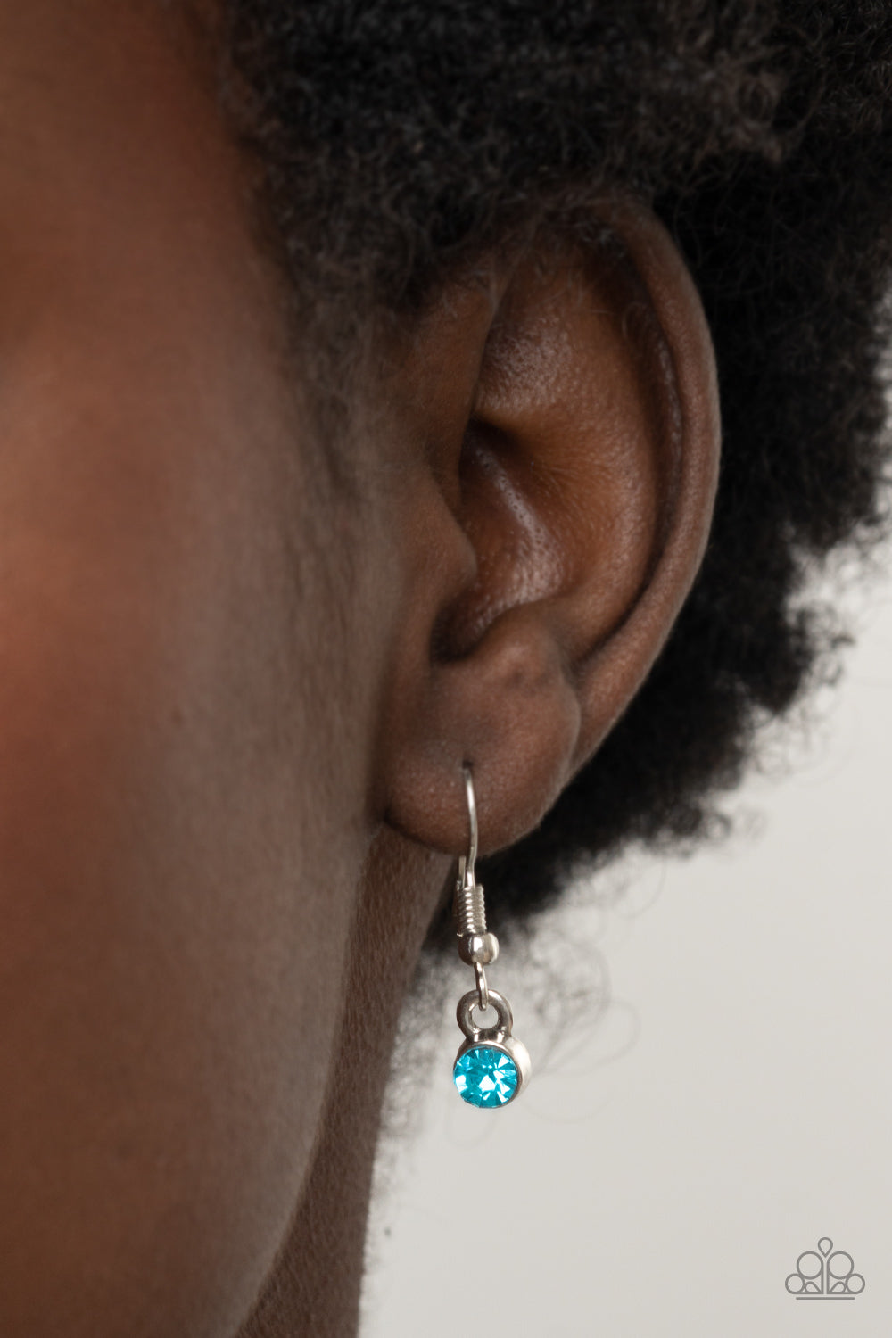 HAPPILY HEARTWARMING - BLUE IRIDESCENT OIL SPILL RHINESTONES SILVER HEART MOTHER NECKLACE