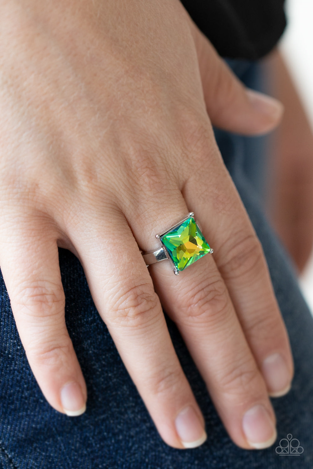 READY FOR MY CORONATION - GREEN UV SHIMMER OIL SPILL RING