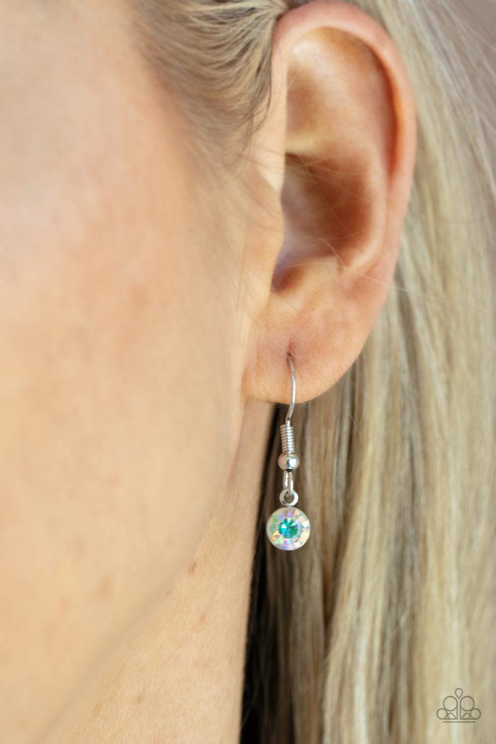 INSTANT ICON - MULTI IRIDESCENT OVAL SOLITAIRE RHINESTONE NECKLACE