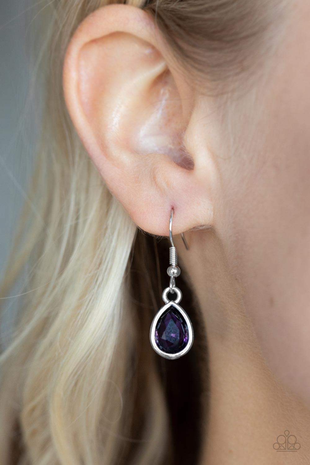 VINTAGE VALIDATION - PURPLE AMETHYST RHINESTONE SOLITAIRE TEARDROP NECKLACE