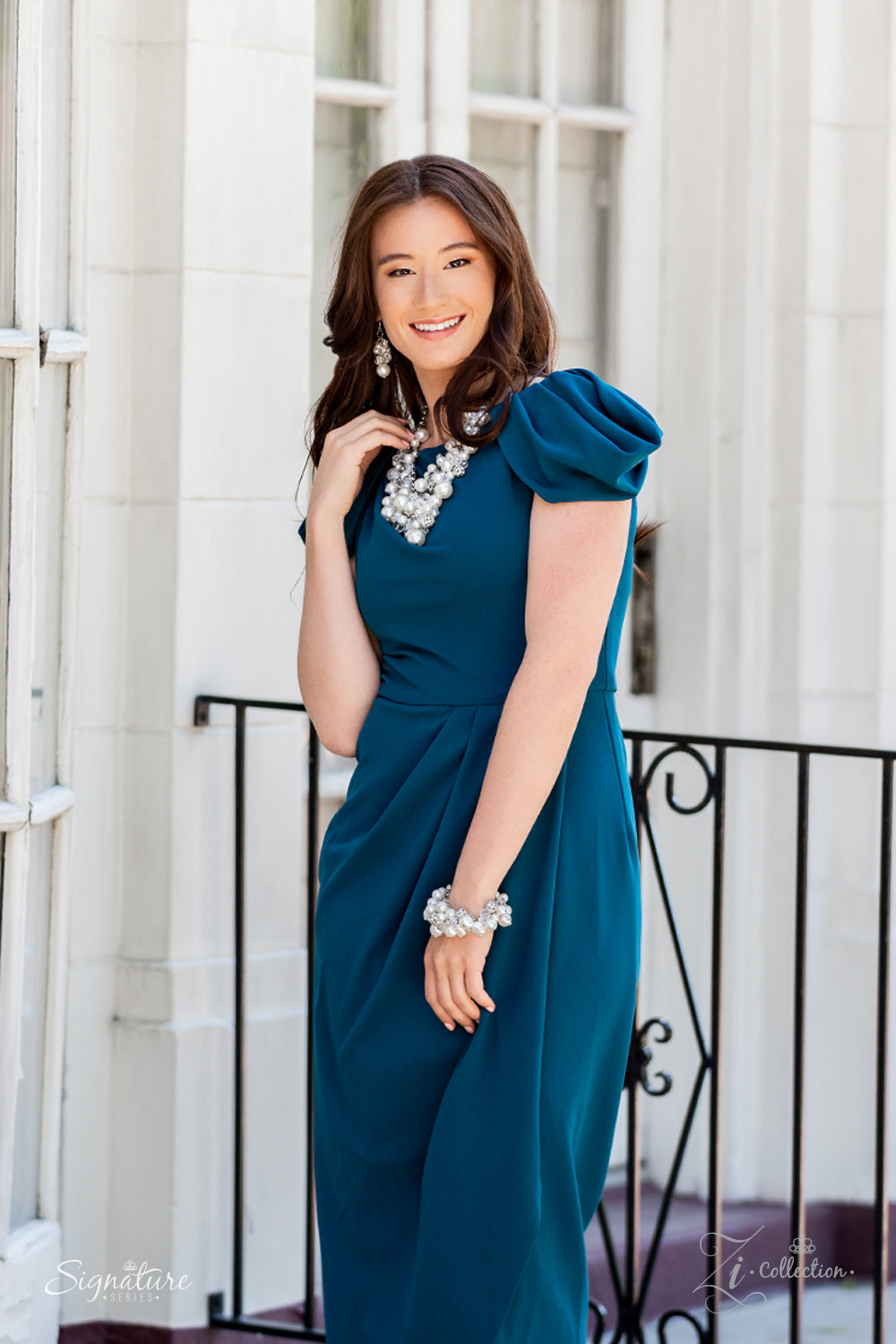 THE JANIE - WHITE PEARLS RHINESTONES 2021 ZI NECKLACE