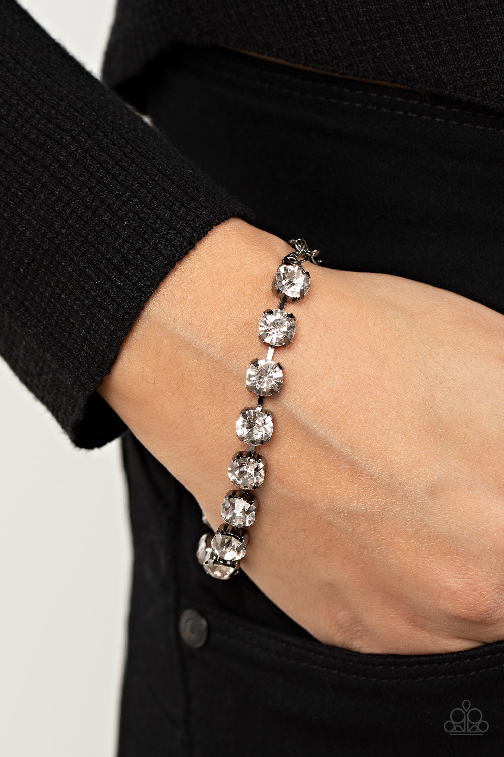 A-LISTER AFTERGLOW - BLACK AND CLEAR RHINESTONES BRACELET