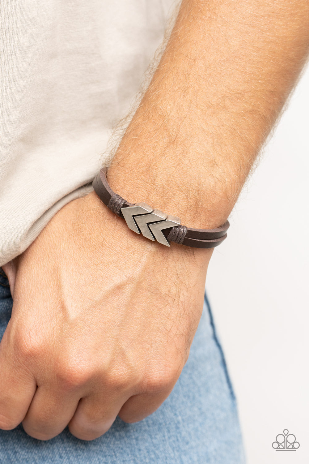 ARROW PHARAOH - BROWN LEATHER SILVER CHEVRON ARROWS URBAN BRACELET