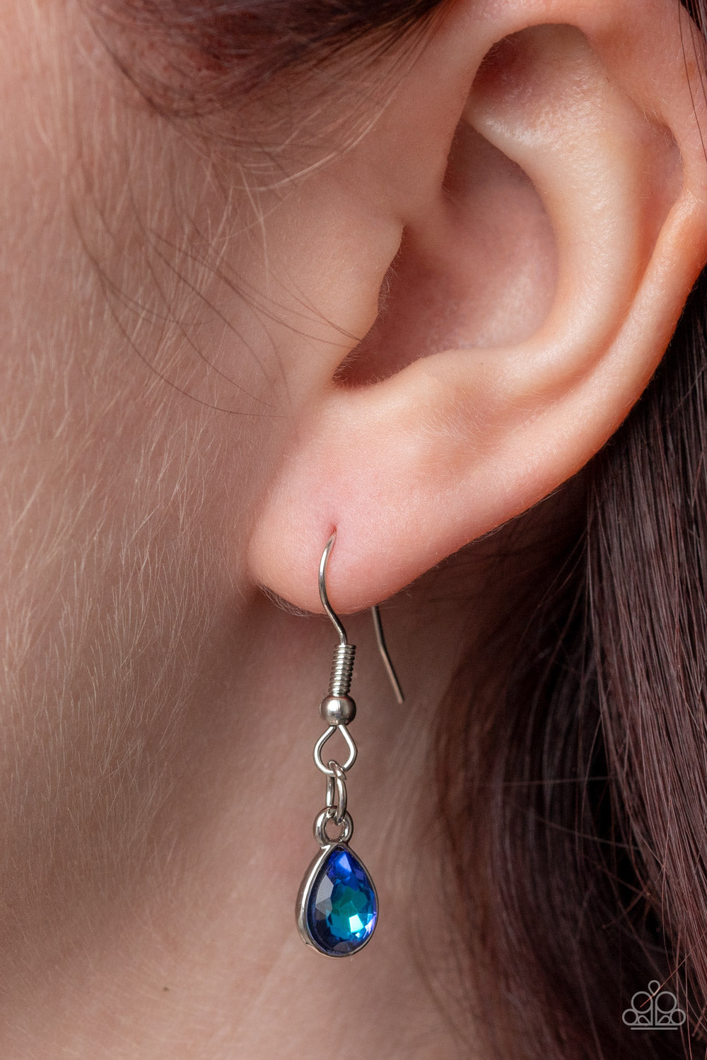 ILLUSTRIOUS ICON - BLUE TEARDROP IRIDESCENT SOLITAIRE NECKLACE