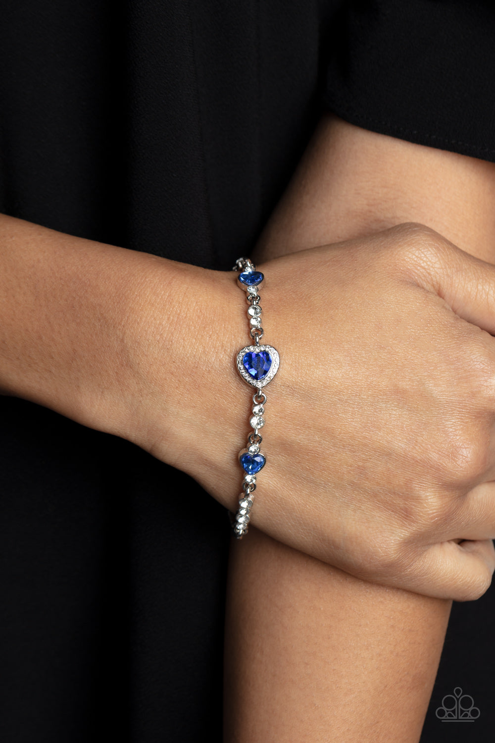 AMOR ACTUALLY - BLUE HEART SHAPES SAPPHIRE RHINESTONE BRACELET